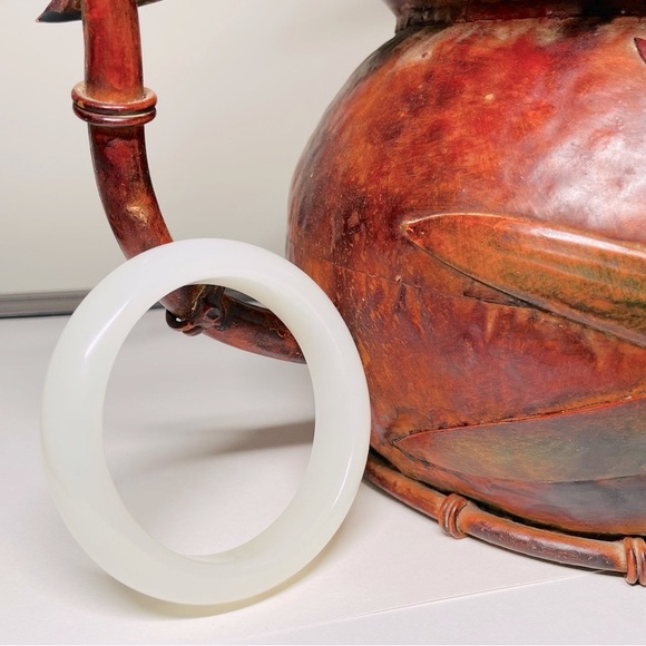 Jade Bracelet, white - Picture 3 of 5